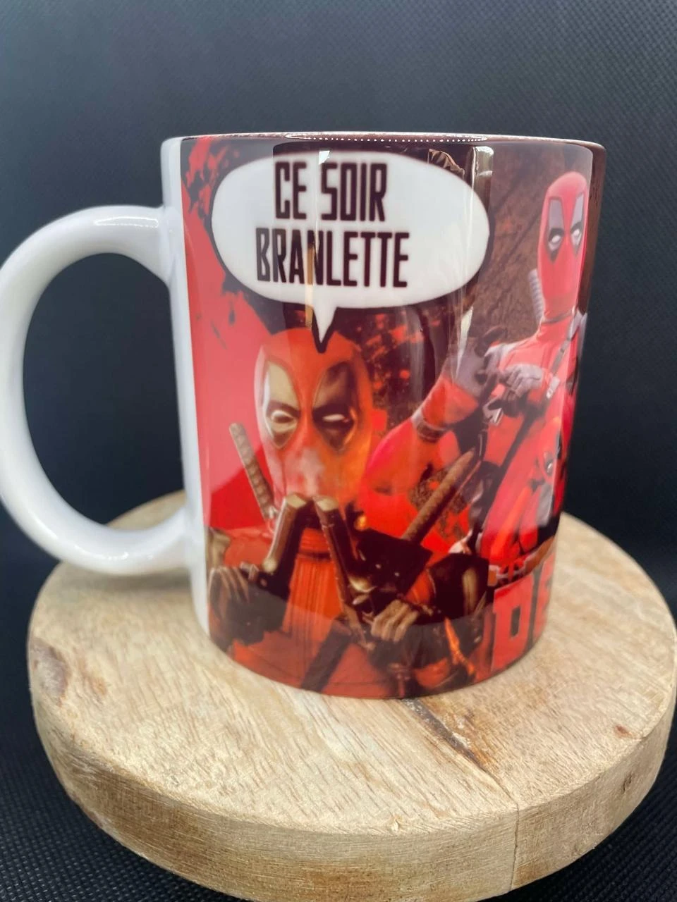 ☕ Mug en Céramique – Deadpool ❤️🖤